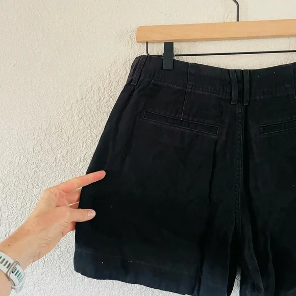 Everlane the Utility Darted Short - Picture 6 of 12